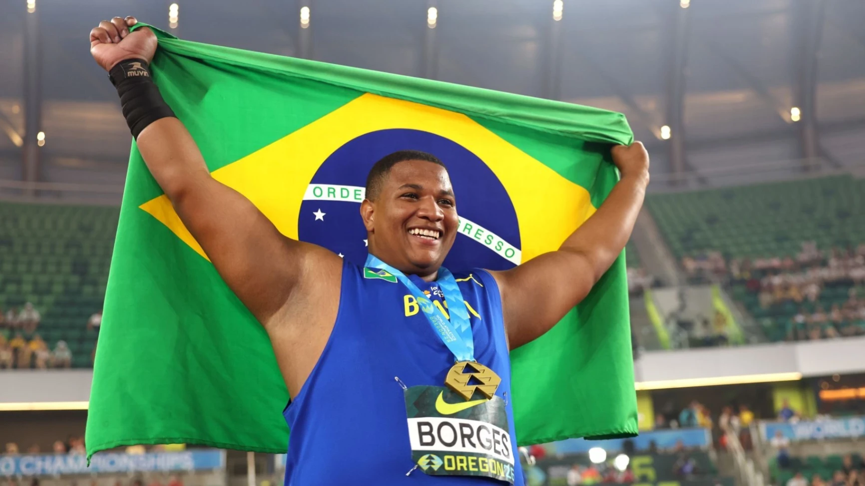 Alessandro Borges é campeão mundial sub-20 no arremesso do peso