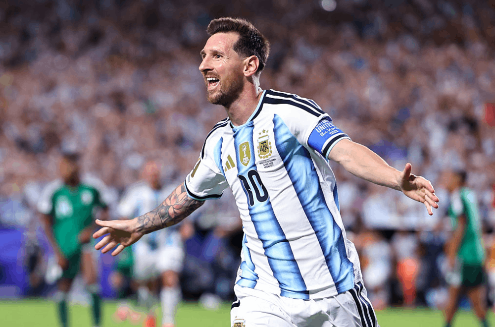 Messi faz três em vitória da Argentina e iguala Klose como maior artilheiro das Copas